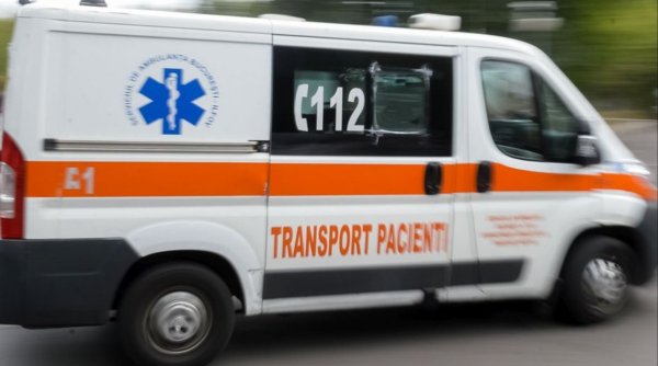 O fată de 16 ani din Cluj e în stare gravă după ce a căzut de la etajul liceului în care învăţa