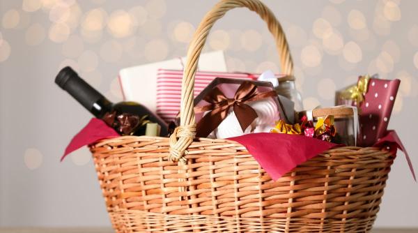 cosuri cadou paste pret