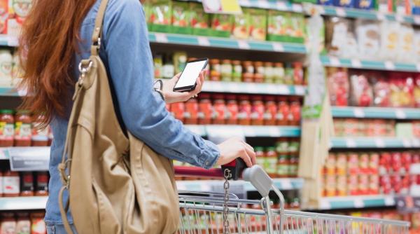 vinerea mare romanii fac cumparaturi