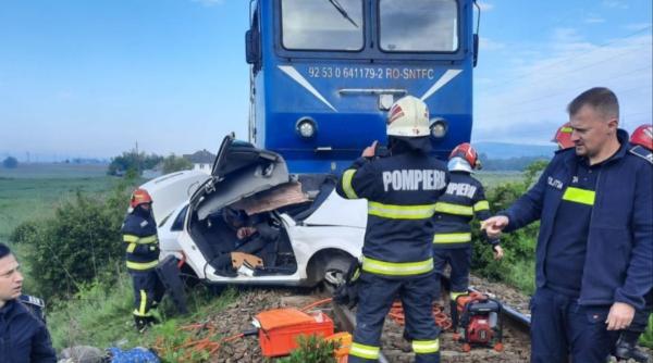 accident voila fagaras masina lovita tren calatori
