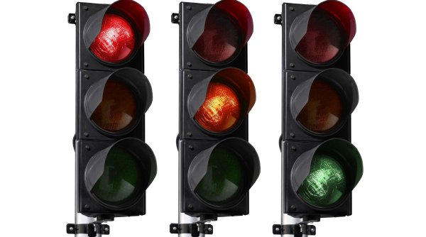 Apar semafoarele cu patru culori, în următorii ani. Roşu, verde, galben şi alb | Care este explicaţia ultimei culori