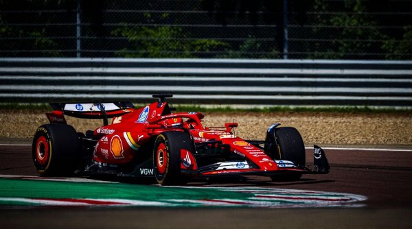 Ferrari dă încă o lovitură echipei Mercedes şi caută victoria în Marele Premiu de la Imola
