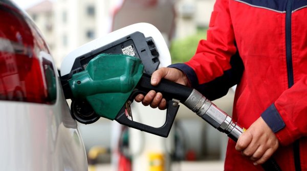 Motorina a ajuns iar mai ieftină ca benzina. Prețul carburanților în România, astăzi, 17 mai 2024