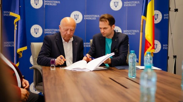 Sebastian Burduja, ministrul Energiei, a semnat contracte de peste 28 de milioane de lei pentru instalarea de panouri fotovoltaice