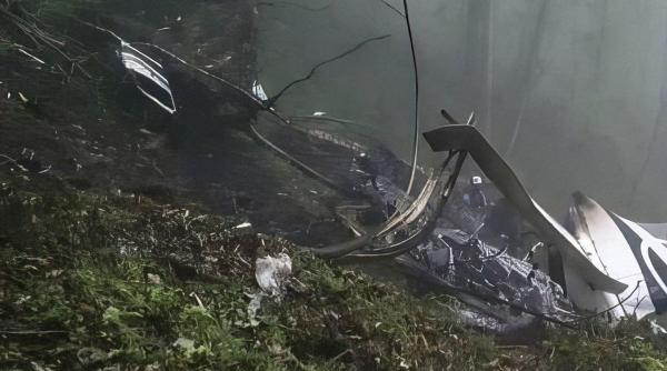 primele imagini epava elicopter presedinte iran ebrahim raisi american bell 212