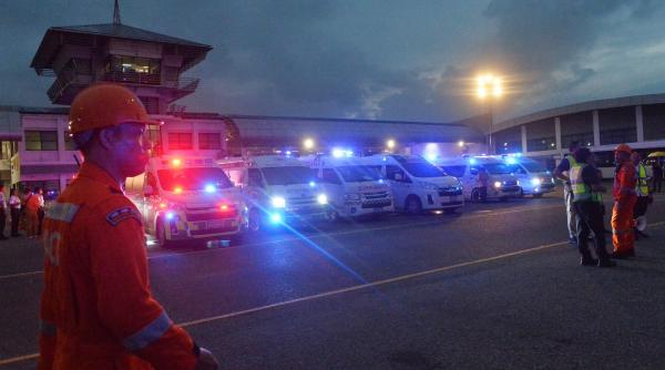 pasageri grav raniti avion turbulente majore trebuie operati coloana