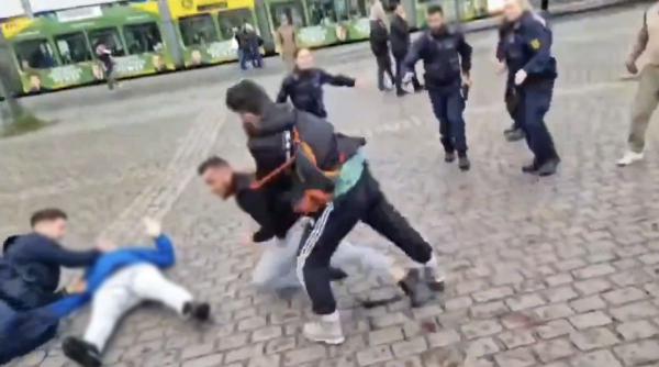 atac terorist germania barbat injunghiat oameni politist