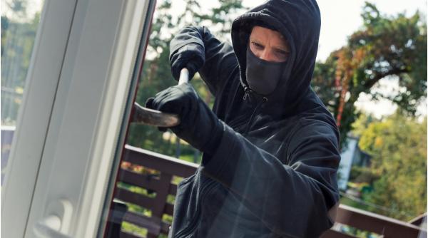 locuinte jefuite vara locatari concedii sfaturi siguranta casa vacanta