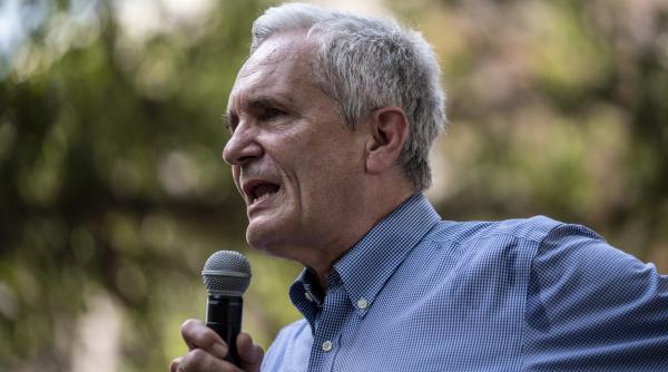 congresman lloyd doggett cere respectuos joe biden sa se retraga din cursa casa alba