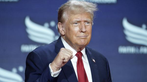 donald trump il ironizeaza pe joe biden sa ignore criticii si sa mearga mai departe