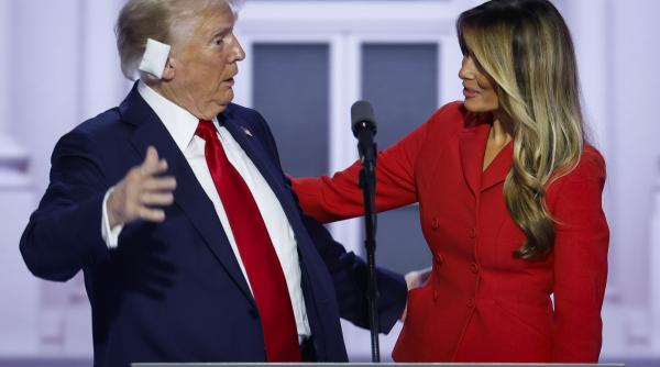 aparitia rara a melaniei la discursul lui trump face doar ce vrea ea este extrem de independenta