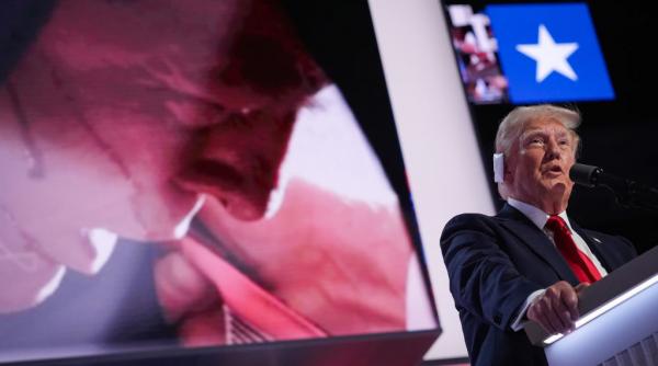 donald trump accepta nominalizarea la alegerile prezidentiale din sua si inchide conventia