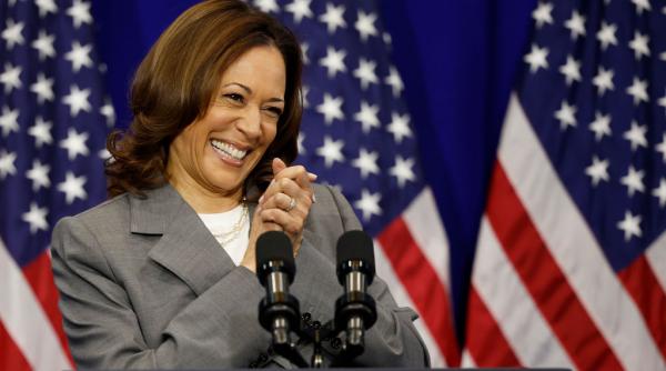 donatorii democratilor se mobilizeaza pentru posibila candidatura a kamalei harris joe biden este