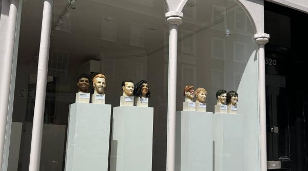 capete hilare din sushi celebritati expuse artist britanic cum arata edamame sheeran eelton john