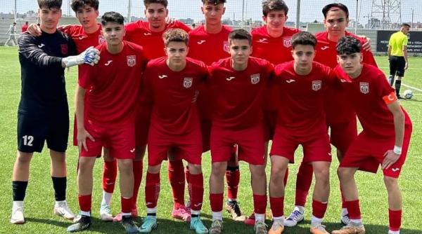 fotbalist de 16 ani fost portar la dinamo a murit dupa ce ar fi luat o bacterie dintr o piscina