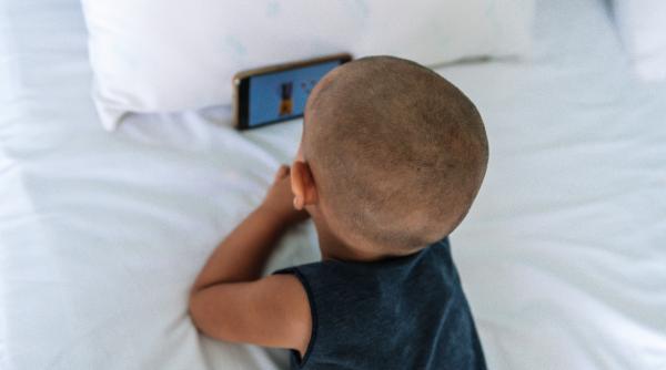 telefoanele si tabletele pot provoca leziuni permanente ale creierului medicul codrut sarafoleanu