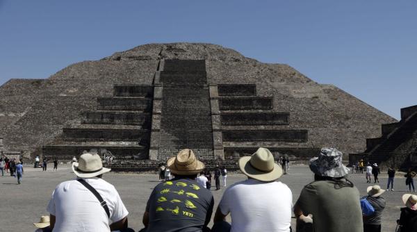 mister astronomic intr un vechi oras mexican piramida lunii e aliniata cu soarele constructia a mister astronomic intr un vechi oras mexican piramida lunii e aliniata cu soarele constructia a