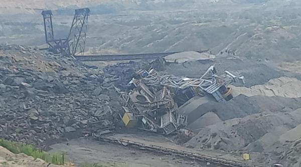 accident la complexul energetic oltenia un mal de pamant s a surpat peste mai multe utilaje angajatii erau la munca