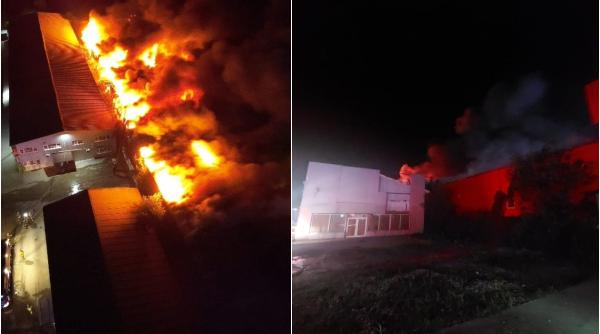 incendiu de proportii la un depozit din afumati 18 autospeciale de pompieri intervin pentru stingerea focului