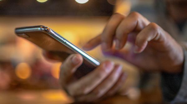 compania din romania care a interzis folosirea facebook si tiktok in timpul programului de lucru