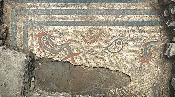 descoperire arheologica neasteptata in marea britanie un mozaic menit sa fie vazut de alti oameni care a stat ascuns mii de ani