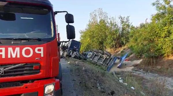 doi tineri au murit dupa ce masina lor a patruns pe contrasens si a ajuns sub rotile unui tir in mehedinti