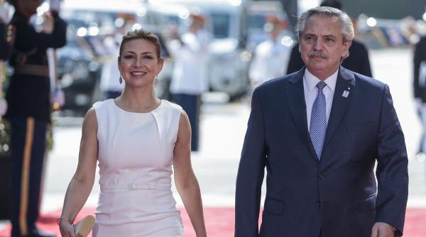 ex presedintele argentinei alberto fernandez a fost pus sub acuzare fosta sotie abuzul agresiunea si bataile au fost constante