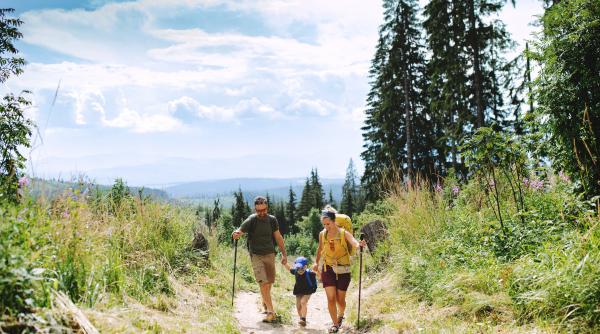 sfaturile salvamontistilor pentru romanii care merg pe munte in minivacanta de sfanta maria
