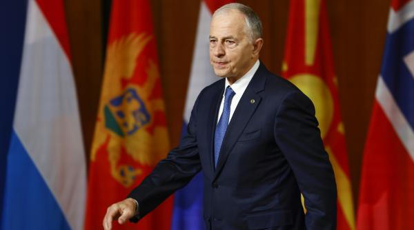 geoana spera ca succesorul sau la nato sa fie din garnitura mai noua daca ar fi o doamna ar fi un lucru foarte bun