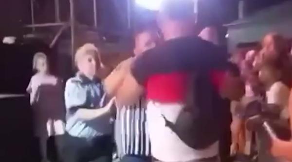 scene halucinante la un concert al manelistului babasha o politista a fost lovita cu pumnul de un barbat