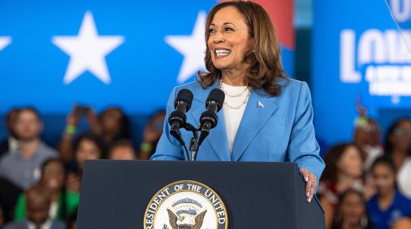 kamala harris este oficial candidatul democrat la alegerile prezidentiale