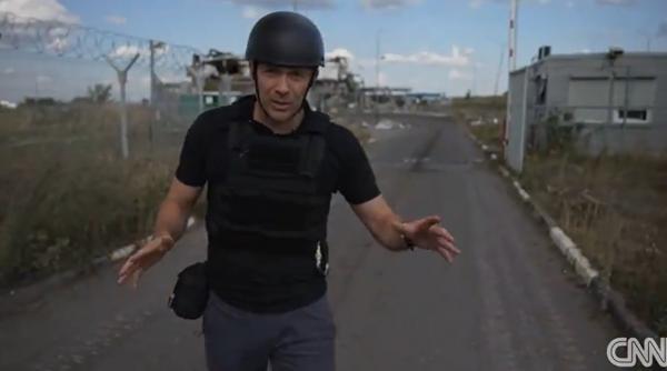 rusii il vaneaza pe jurnalistul cnn nick paton walsh pentru ca a intrat in kursk