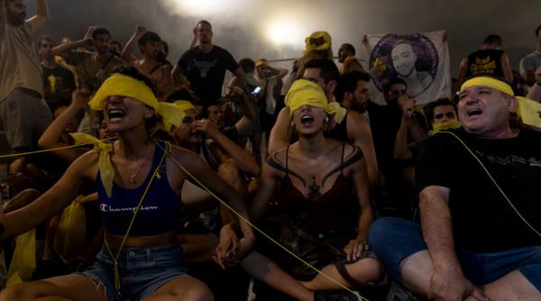 greva generala in israel si proteste violente dupa moartea ostaticilor mii de oameni au iesit in strada si au blocat o autostrada