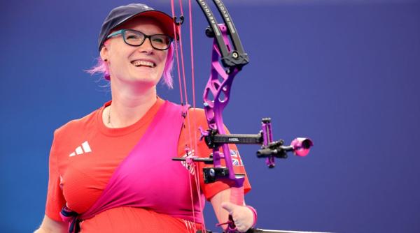 jodie grinham a devenit prima sportiva din istorie care a castigat o medalie paralimpica in timp ce era insarcinata