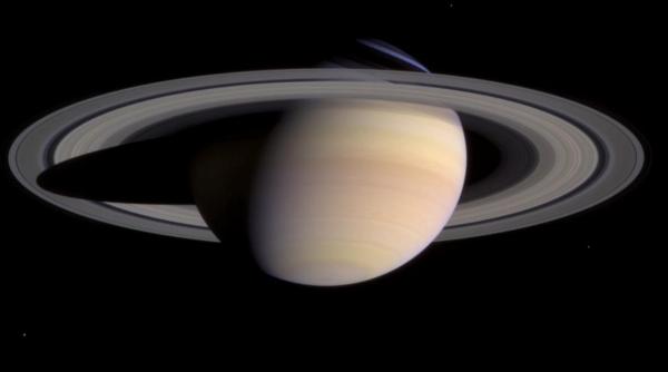 saturn in opozitie cum se poate vedea planeta inelara in cea mai mare si mai stralucitoare forma in aceasta saptamana