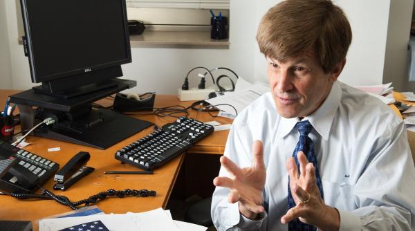 allan lichtman istoricul supranumit si nostradamus al alegerilor din sua a prezis cine va castiga cursa pentru casa alba