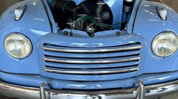 imagini de colectie cu un fiat 500 topolino din 1936 adus pentru inspectie la rar mures prima destinatie va fi roma italia