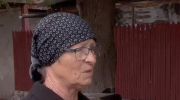 am stat 7 ore cu ea in apa s a uitat in ochii mei si aia a fost o femeie a povestit cum mama i a murit in brate la inundatii