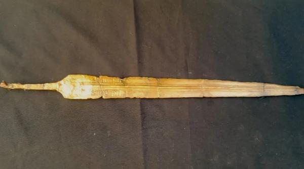 descoperire arheologica rara in egipt o sabie cu inscriptia ramses al ii lea a fost gasita intr o cazarma veche de 3 200 de ani