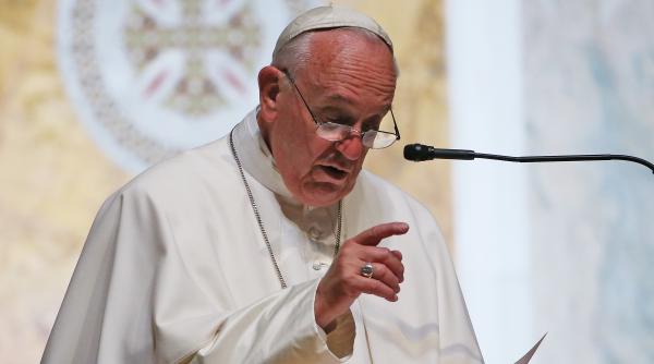 papa francisc s a rugat pentru romanii ale caror case au fost maturate de viituri