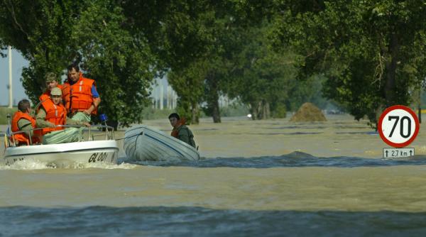 romania se pregateste de o noua furtuna de cod rosu autostrada soarelui ar putea sa fie inundata de dunare
