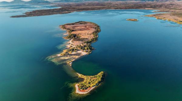 o insula spectaculoasa a fost scoasa la vanzare intr o destinatie de vacanta preferata a romanilor iar pretul este surprinzator