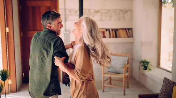 sase ingrediente pentru o relatie de iubire implinita identificate de un psiholog dupa ce a consiliat cupluri din 40 de tari