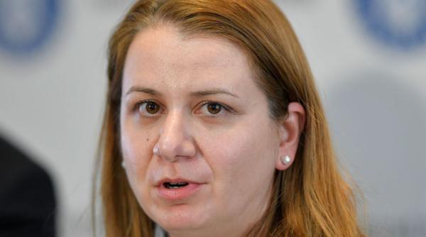 ligia deca pnl anunta un nou proiect studentii care nu mai gasesc locuri de cazare in caminele studentesti primesc bani de chirie