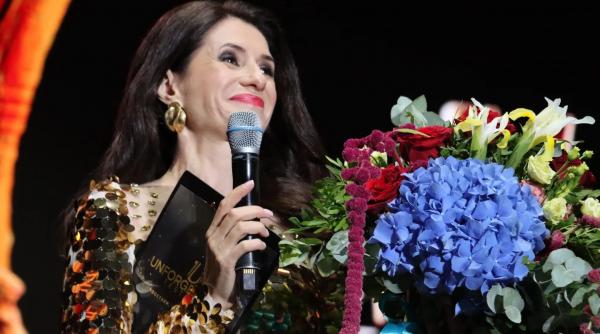 realizatoarea tv iuliana tudor decorata de klaus iohannis am primit un dar pe care am stiut sa l duc mai departe