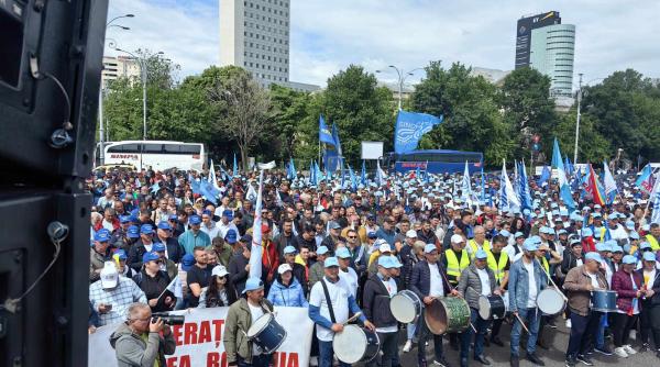 angajatii din prima generatie care a lucrat cu uraniu protesteaza din cauza legii pensiilor deja ne au murit colegi