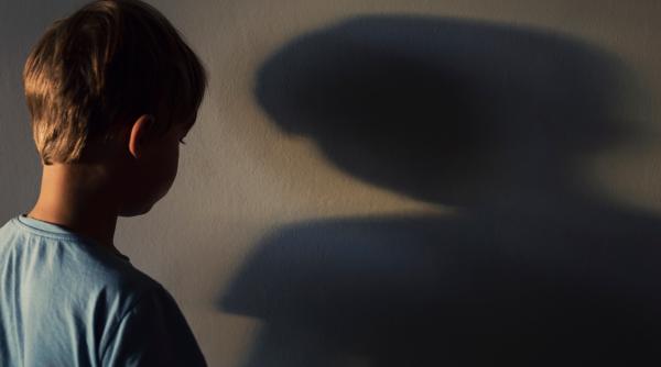 un sfert dintre copiii din romania se culca flamanzi iar 93 sunt victime ale bullying ului arata raportul world vision