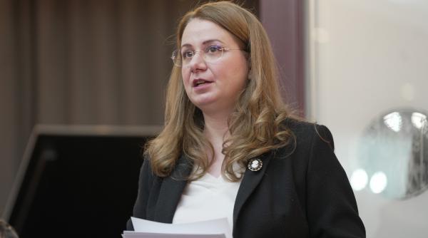 toti elevii de liceu vor invata istoria comunismului din romania ligia deca nostalgia dupa acele vremuri este ingrijoratoare