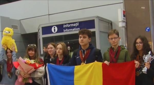 elevii romani succes urias la concursul international de dezbateri din dubai secretul succesului nostru consta in munca asidua