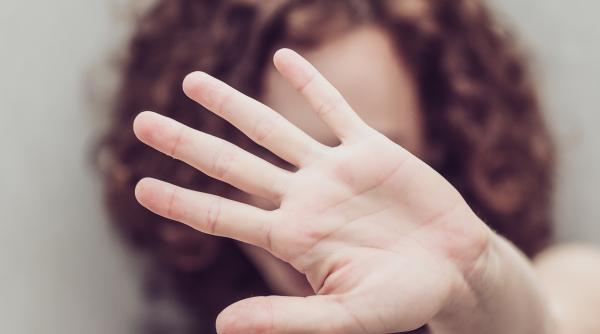 anes trage un semnal de alarma pentru multe femei craciunul e o lupta cu frica si tacerea la ce numar pot suna victimele violentei